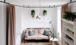 Căn hộ studio 33m² phòng ngủ 'giấu' sau tấm rèm vải của nàng độc thân