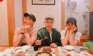 Gia đình 'hoa dâm bụt' ăn đồ Hàn với thành viên không chính thức thứ 4, Chi Pu ăn sushi sang chảnh