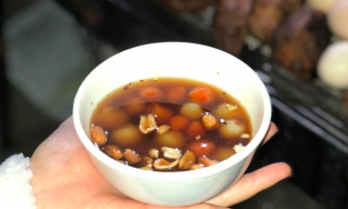 3 phiên bản 'anh em' của bánh trôi tàu hấp dẫn của miền Bắc