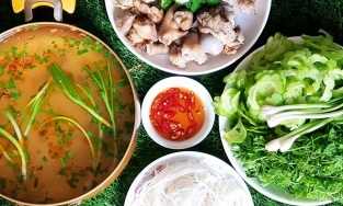 Lẩu lá khổ qua rừng, đặc sản đắng ngắt nhưng càng ăn càng ngon của Đồng Nai