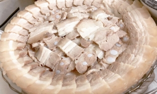 Thêm bước này khi luộc thịt, thịt luộc đảm bảo thơm phức, trắng tinh như ngoài tiệm