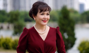 Bà Nhung 'Thương ngày nắng về' ngoài đời: Mỹ nhân Hà thành U60 vẫn kiêu sa, lộng lẫy