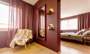 Màu đỏ rượu vang, gam màu trang trí nội thất sang chảnh để chào đón năm 2022 