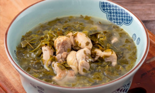 Cách nấu canh gà lá giang đơn giản, thanh mát mùa hè, giải cảm mùa đông