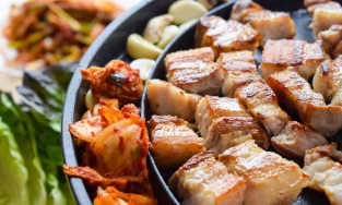 Bí quyết nướng thịt ba chỉ ngon như phim Hàn Quốc: Không lật thịt quá 3 lần, mỗi mặt nướng 3 phút