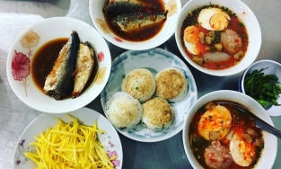 Bánh căn Phan Thiết, món ăn đường phố rẻ mà ngon khó quên