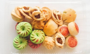 Bánh khéo, món quà thơm ngon, đẹp mắt được nhiều người mua về khi đến Phú Quốc