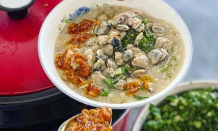 Cháo nghêu Cô Gió, món ăn dân dã vừa ngon vừa rẻ của bãi An Bàng