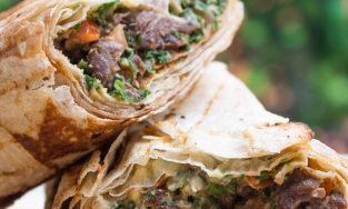 Shawarma, món ăn đường phố được mệnh danh là 'Doner Kebab phiên bản Ấn Độ”