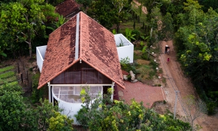 YT House, ngôi nhà mái ngói nhuốm màu thời gian nhưng từng góc nhà đều rất đương đại