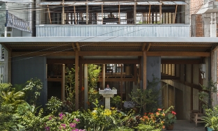 Ngôi nhà bằng tôn vừa bảo lưu truyền thống vừa viết tiếp hiện đại ở Châu Đốc khiến báo Tây trầm trồ