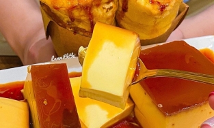 Hộp flan nặng gần 1kg, mua 1 hộp là đủ cho 4,5 người ăn no ăn chán ở Sài Gòn