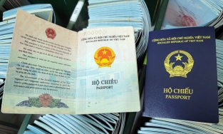Hộ chiếu Việt Nam phổ thông mới: Màu xanh tím than, in nhiều danh lam thắng cảnh