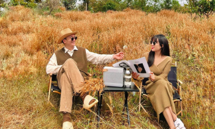 Cặp 9X xuyên Việt 36 ngày với 150 triệu, quyết chớp nhoáng nhưng mang đến 8 vali áo quần