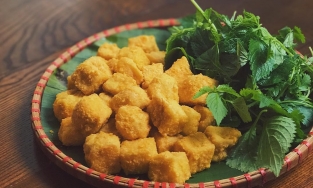 Cách làm đậu hũ chiên giòn sốt trứng muối đổi vị cho bữa cơm nhẹ bụng mà ngon miệng