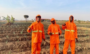 Quang Linh Vlogs hứa tặng fan mỗi người một bắp ngô, điều kiện được nhận siêu 'lầy lội'