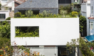 Ngôi biệt thự như khối lập phương độc đáo nổi bật giữa “khu nhà giàu” Sài Gòn