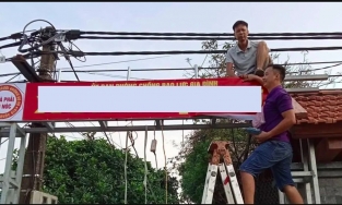 Ôm bụng cười với biển tên xóm 'bất ổn', càng nhìn kĩ càng thấy đáng yêu ở Hải Dương