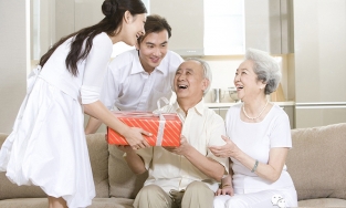 Những điều con cái nên làm để báo hiếu cha mẹ lễ Vu Lan