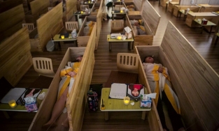 Hàn Quốc: Đến 'Cà phê tử thần', nằm quan tài để cân bằng lại cuộc sống