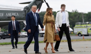 Điều ít biết về cuộc sống của 'Hoàng tử Nhà Trắng' Barron Trump