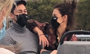 Những khoảnh khắc hẹn hò tình tứ giữa Katie Holmes và bạn trai đầu bếp