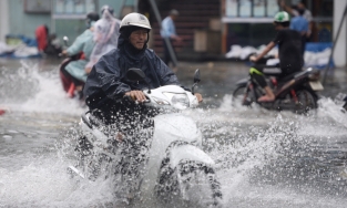 Bão số 5 suy yếu thành áp thấp nhiệt đới 