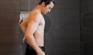 'Thầy giáo Ngạn' Trần Nghĩa khoe body lực lưỡng, tạm biệt hình ảnh thư sinh