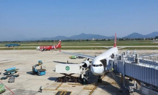 Một thợ máy bị sét đánh tử vong khi đang làm việc tại sân bay Nội Bài