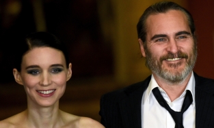 Tài tử phim 'Joker' hạnh phúc đón quý tử đầu lòng