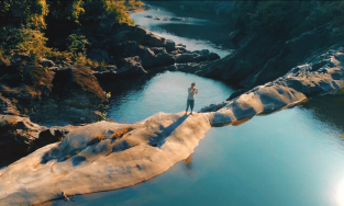 ''Ai mang em đi'' của K-ICM và APJ mang đến một Đà Nẵng đẹp thơ mộng