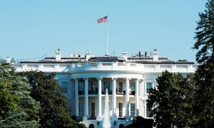 Điều gì xảy ra nếu ứng viên Tổng thống mắc bệnh hoặc qua đời trước bầu cử ?