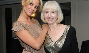 Sarah Harding về ở với mẹ để điều trị ung thư vú