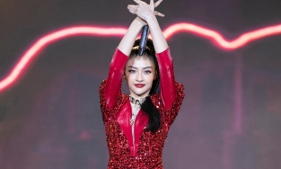 Á hậu Kiều Loan khuấy động sân khấu Bán kết Hoa Hậu Việt Nam 2020 bằng Rap