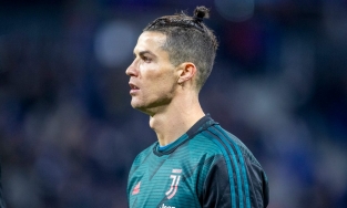 Cristiano Ronaldo mắc Covid-19