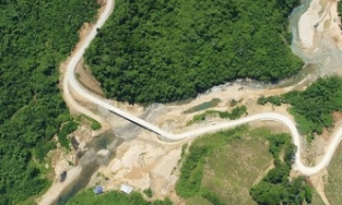 Sạt lở thủy điện Rào Trăng 3: Hai trực thăng đi tìm kiếm 30 người mất tích