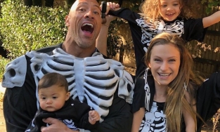 Hình ảnh thủa nhỏ của The Rock khiến fan thích thú