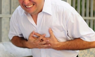 Huyết tương của người đàn ông ở Hà Nội trắng đục như sữa do mỡ máu cao