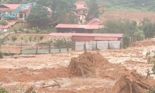 Mưa lớn khả năng kéo dài, 18 huyện miền Trung có nguy cơ lũ quét, sạt lở