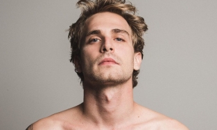 Bỏng mắt với dàn “soái ca” trong phim Emily in Paris