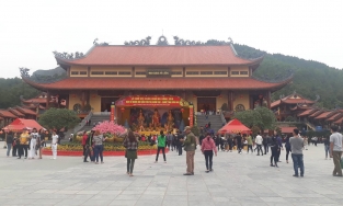 Nữ sinh 11 tuổi mất tích được tìm thấy ở chùa Ba Vàng, từng đòi đi tu 1 lần