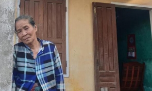 Gia cảnh nghèo khó của hai nhân viên ở quán bánh xèo