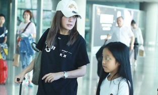 Dính lùm xùm ly hôn với ông xã, Triệu Vy đau lòng vì không thường xuyên gặp được con gái