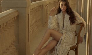 Hoa hậu Tiểu Vy khoe vẻ đẹp đại minh tinh trong bộ hình 'nghỉ hưu'