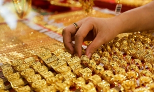 Giá vàng hôm nay 12/3: Vàng trong nước quay đầu giảm nhẹ, vàng thế giới khôi phục đà tăng