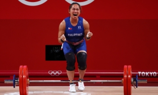 Giành HC Vàng Olympic, đô cử Philippines Hidilyn Diaz được tặng 1 lô đất