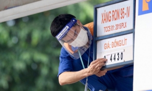 Giá xăng tăng gần 1000 đồng/lít từ 15h ngày 11/2 như dự báo
