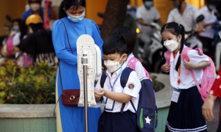 Gần 1 vạn học sinh TP.HCM nhiễm Covid-19 chỉ trong 3 tuần trở lại trường sau Tết Nguyên Đán