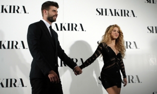 Mối tình 'máy bay - phi công' ngọt ngào của Gerard Piqué và Shakira tan vỡ