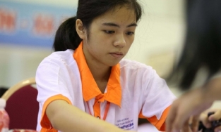 Nữ sinh Hà Nội 'siêu năng lực' đỗ cùng lúc ba chuyên Toán - Văn - Anh 